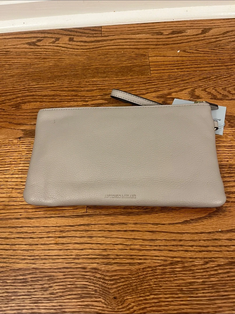 Antonio Melani NWT Gray 100% Leather Wristlet Clutch Zip Purse Luxury